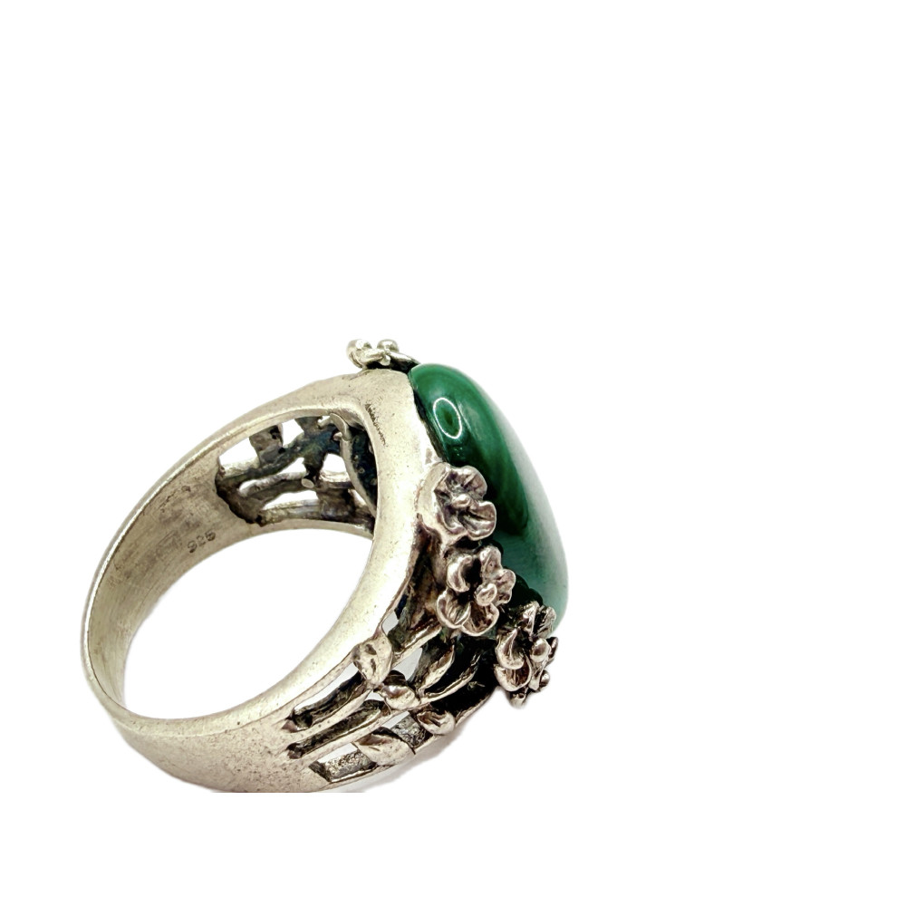 טבעת אספנות עם מלכיט טבעי. כסף 925