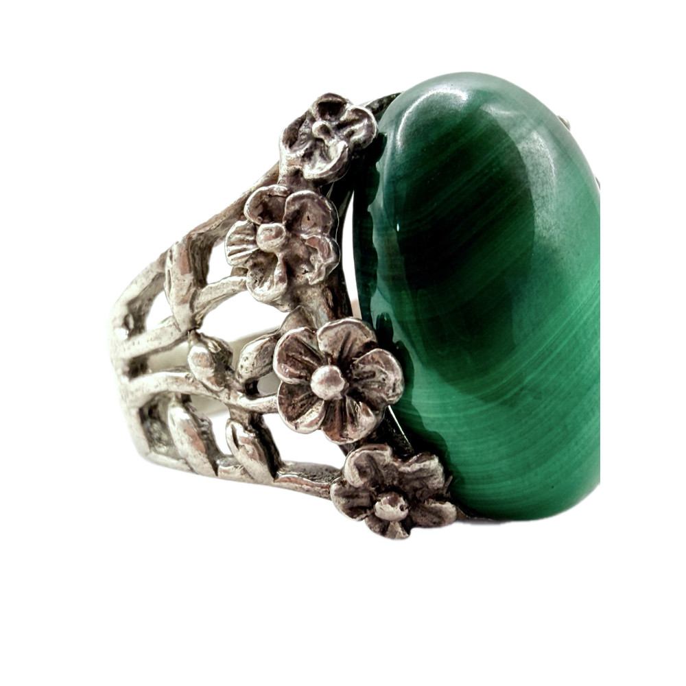 טבעת אספנות עם מלכיט טבעי. כסף 925