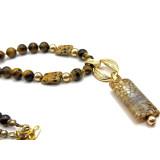 שרשרת מאבן טייגר איי (Tiger Eye) עם אביזרי מתכת בגוון זהב ותליון