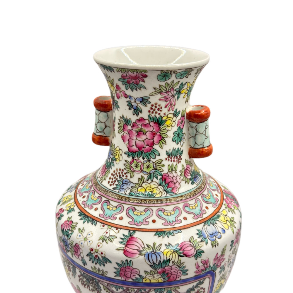 Китайская фарфоровая ваза Famille Rose Canton с маркой Da Qing Qianlong Nian Zhi