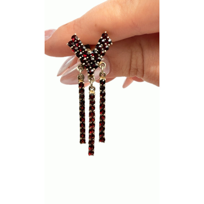 עגילי כסף וינטג’ 900 עם גרנטים בוהמיים צ’כוסלובקיה, שנות ה־1950–1970