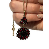 תליון וינטג' משובץ גרנטים בוהמיים (צ'כיים) טבעיים