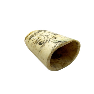 בקבוק טבק (Snuff Bottle / Vial) אספני מגולף מעצם