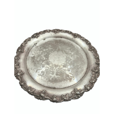 תיאור בעברית מגש וינטג' מצופה כסף עם עיטור ענבים שבדיה, שנת 1938 (אמצע המאה ה־20)