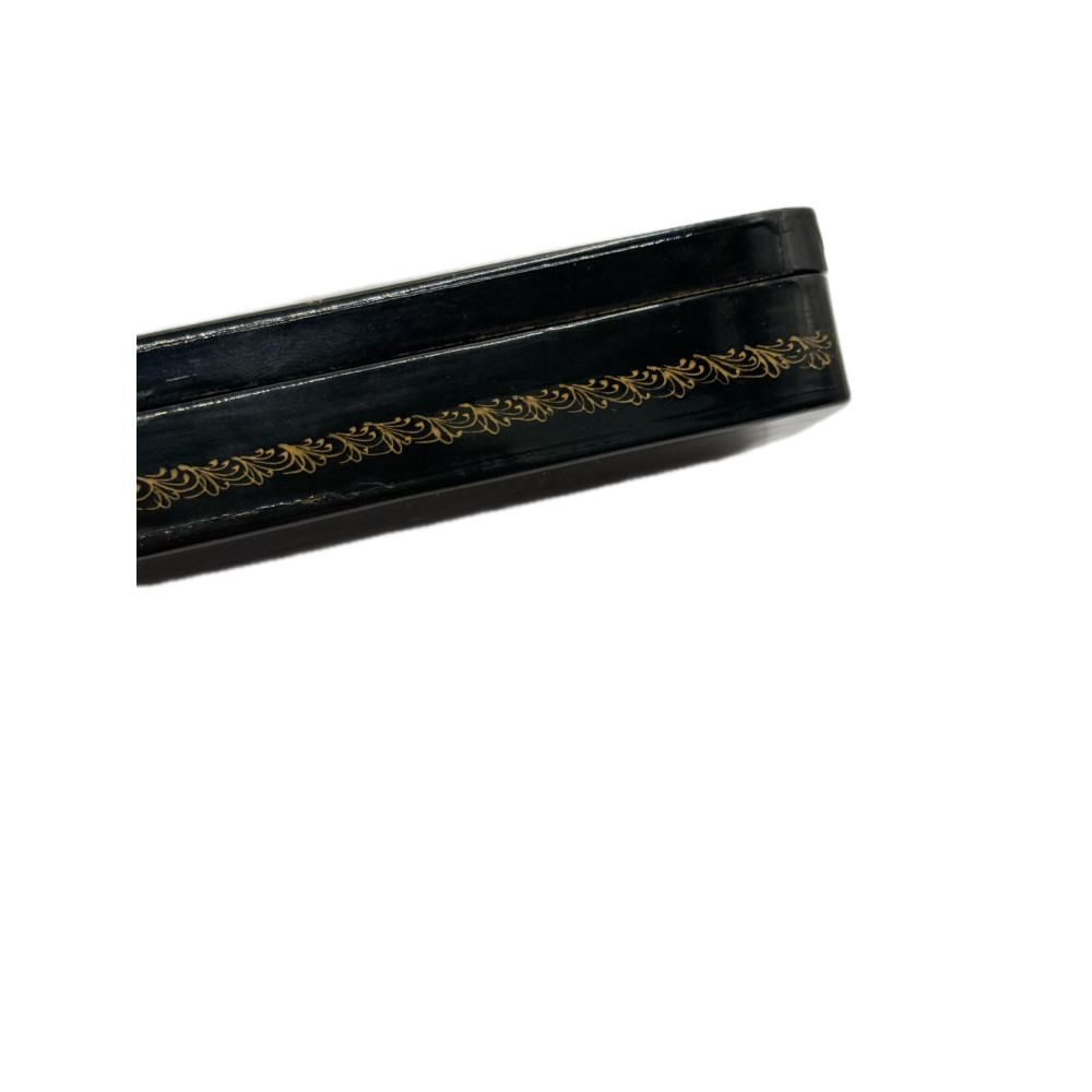 Русская лаковая шкатулка «Суздаль» Художник: Н. В. Лизунов (подписана)