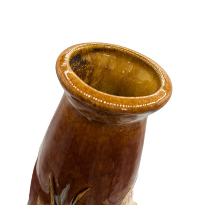 Декоративная керамическая ваза с рельефным цветочным декором — винтажный стиль, высота 28 см