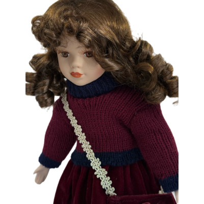 Коллекционная фарфоровая кукла в винтажном наряде