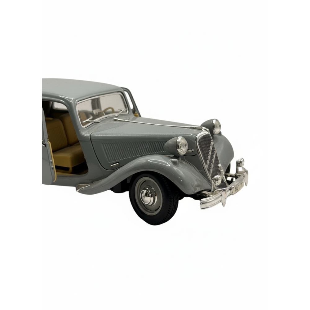 דגם רכב Maisto – Citroën 15CV 6 Cyl 1952 (קנה מידה 1:18)