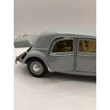 Модель автомобиля Maisto — Citroën 15CV 6 Cyl 1952 (1:18)