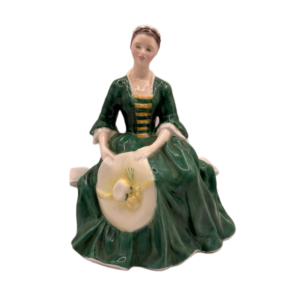 פסלון פורצלן Royal Doulton „A Lady from Williamsburg” HN 2228