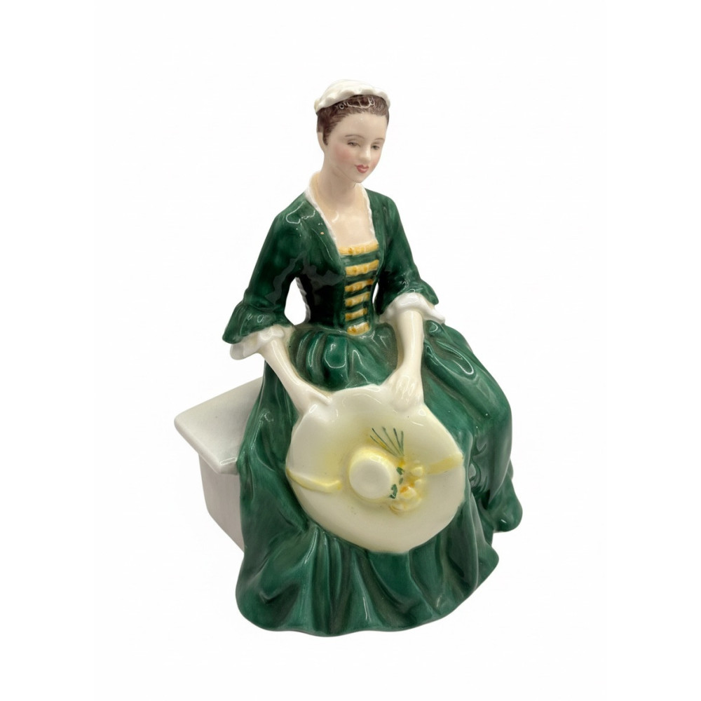 פסלון פורצלן Royal Doulton „A Lady from Williamsburg” HN 2228
