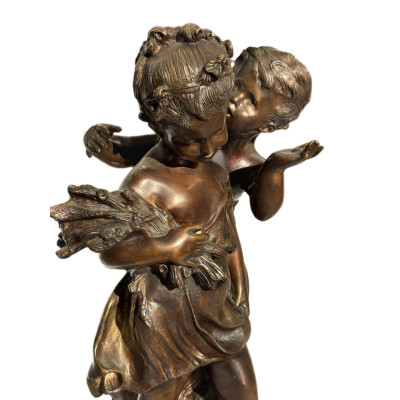 פסל ברונזה עתיק ״הסוד״ (Un Secret) / Allegorische Kinderfiguren אחרי אוגוסט מורו (After Auguste Moreau, 1834–1917)